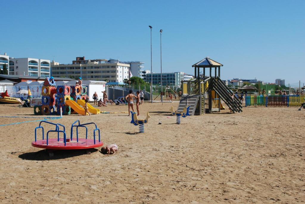 Hotel President Bibione Exterior foto